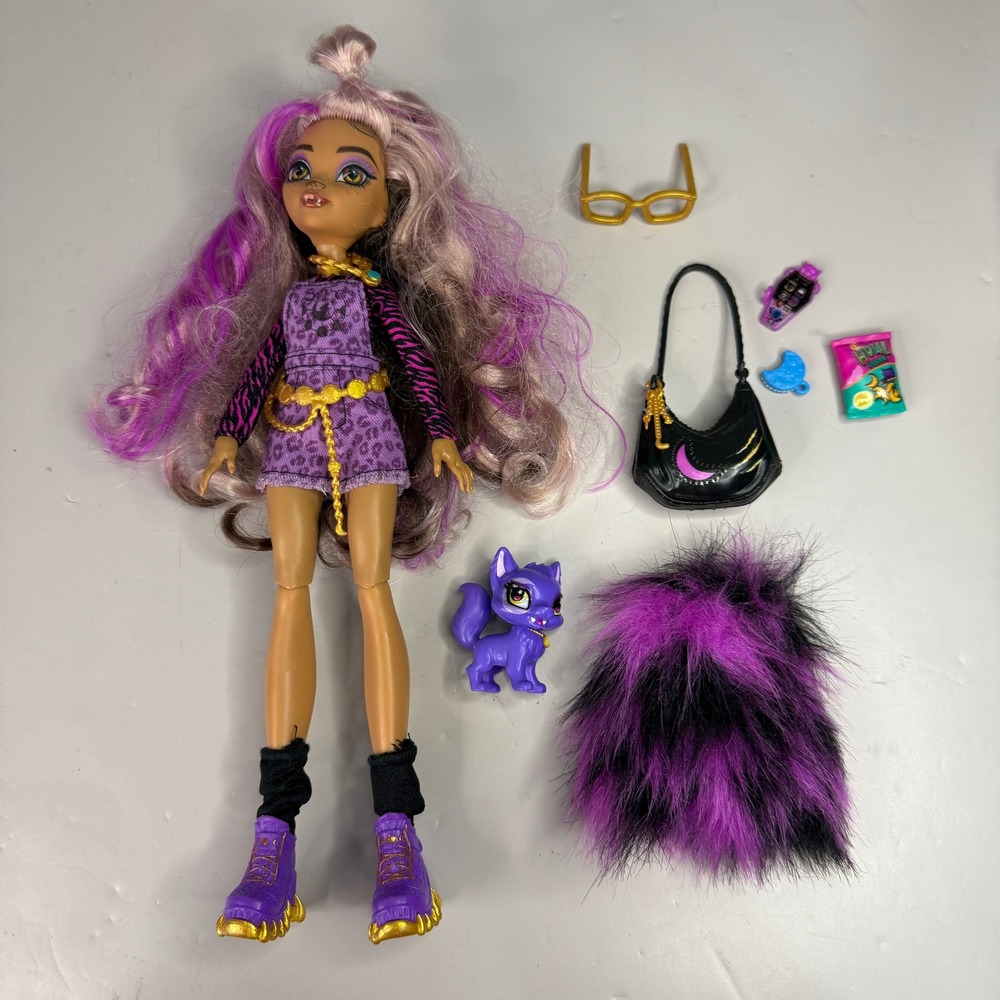 Monster High G3 Clawdeen Wolf Doll Play Set w/Pet Crescent with Accessories